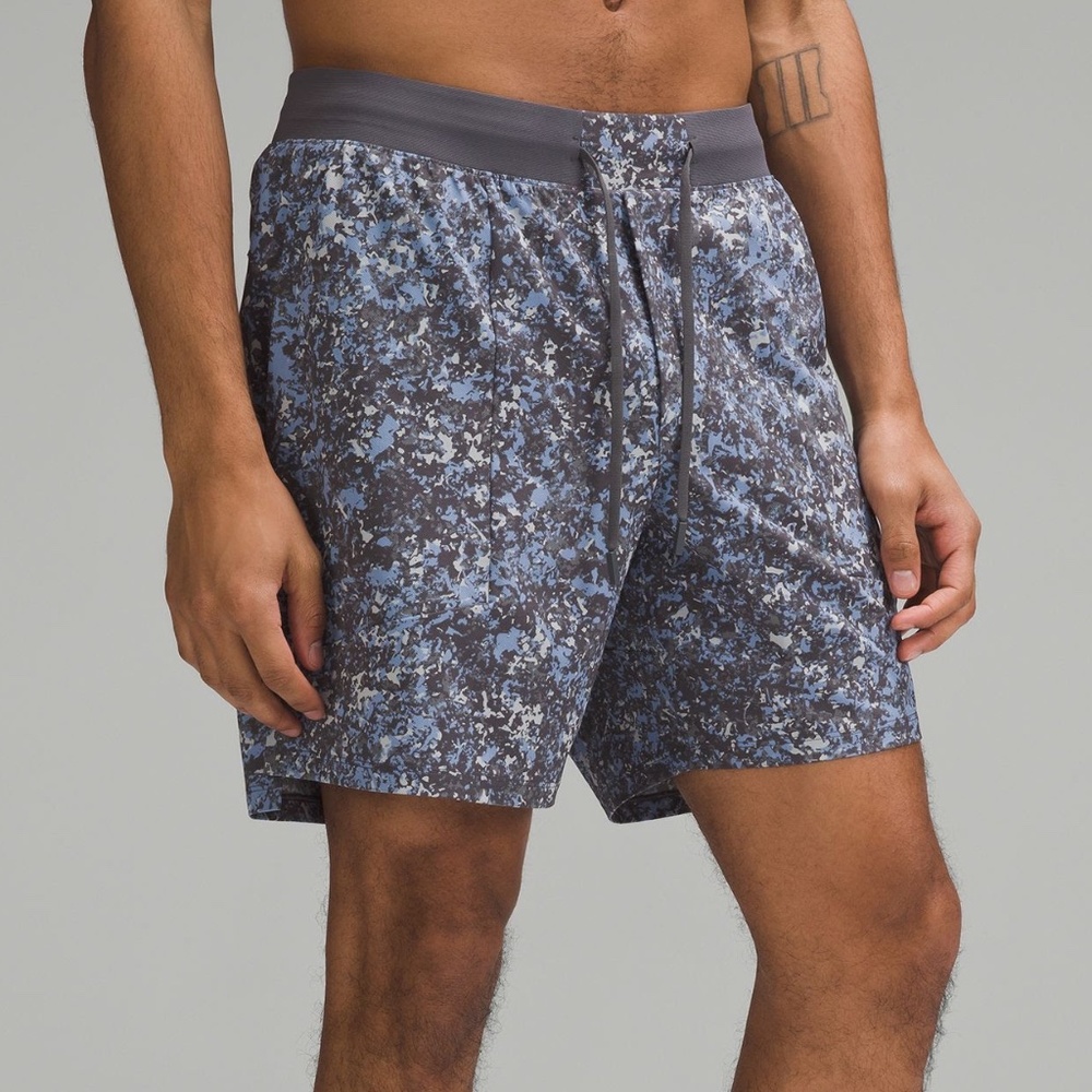 Lululemon License to Train Lined 7" Shorts (grey multi, XL)